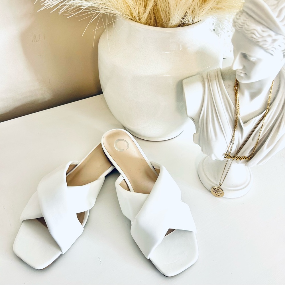 Journee Collection Carlotta Sandal